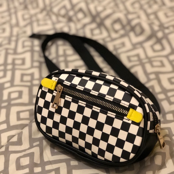 Fashion nova checkboard fanny pack - Picture 2 of 4